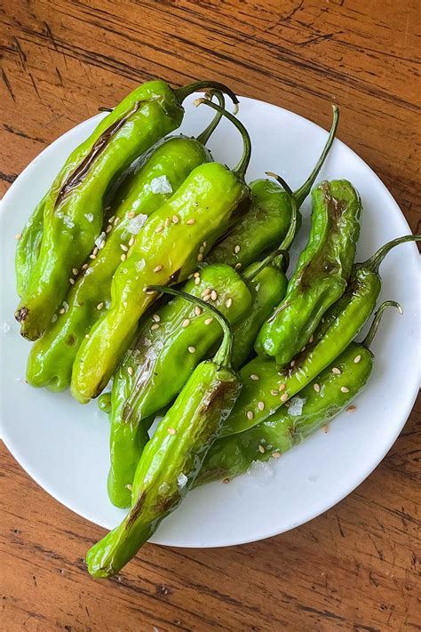 what are shishito peppers similar to